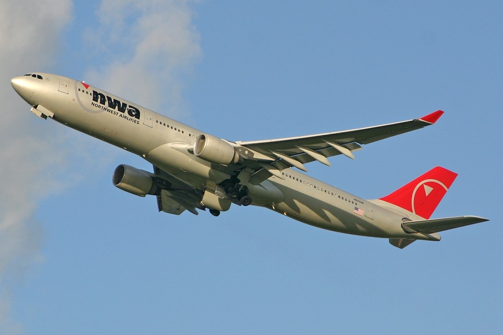 2003 Airbus A330-323 (N802NW)