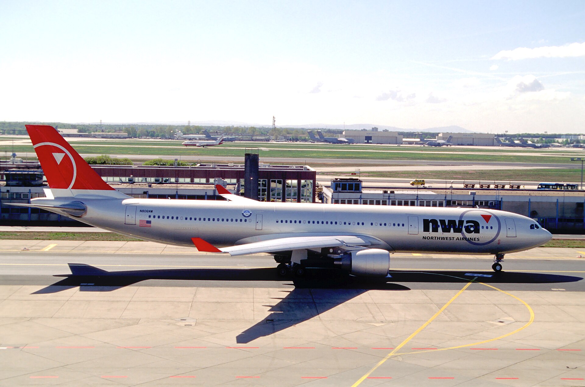 2004 Airbus A330-323 (N806NW) photo 2