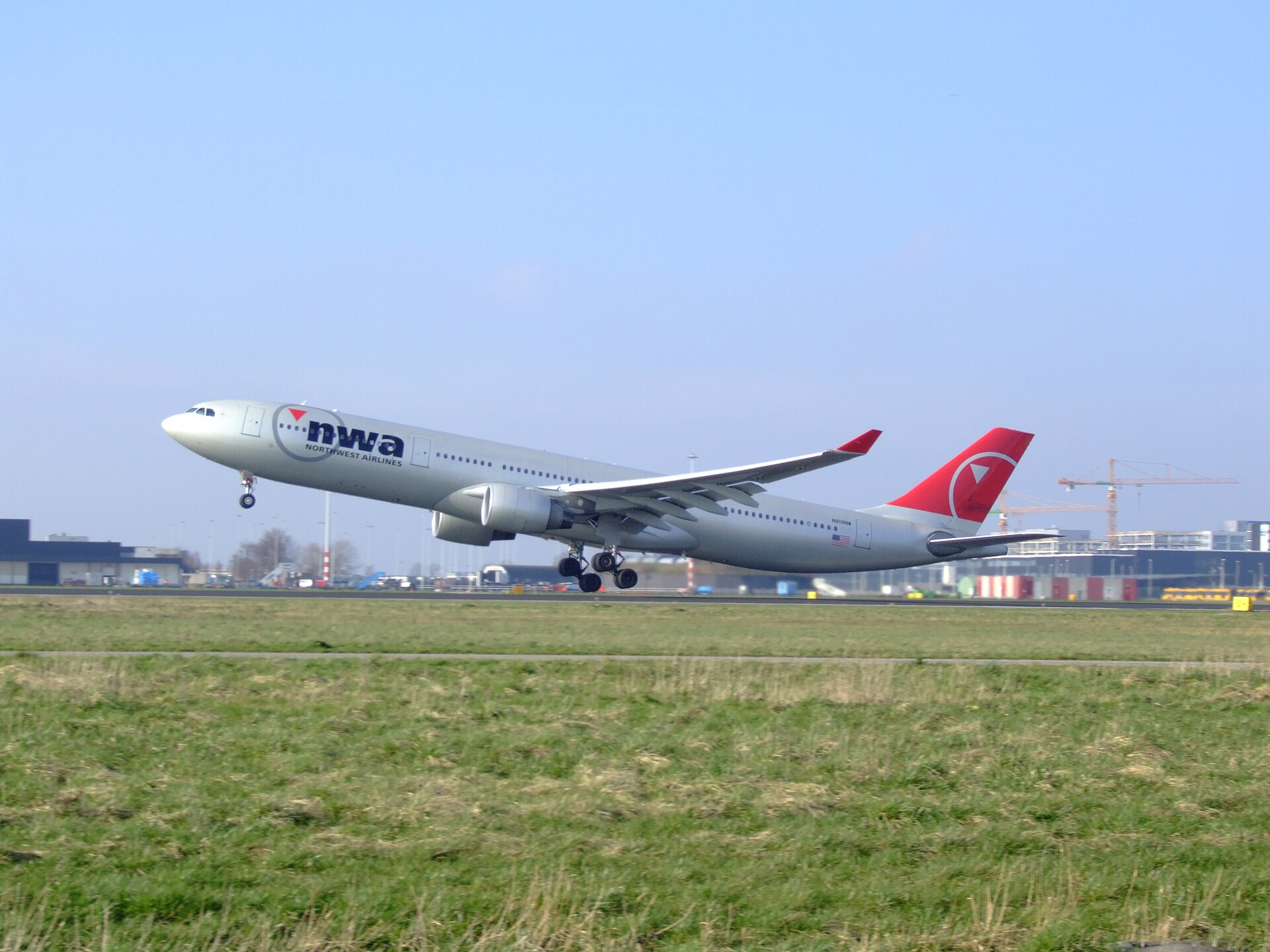 2005 Airbus A330-323 (N809NW) photo 3