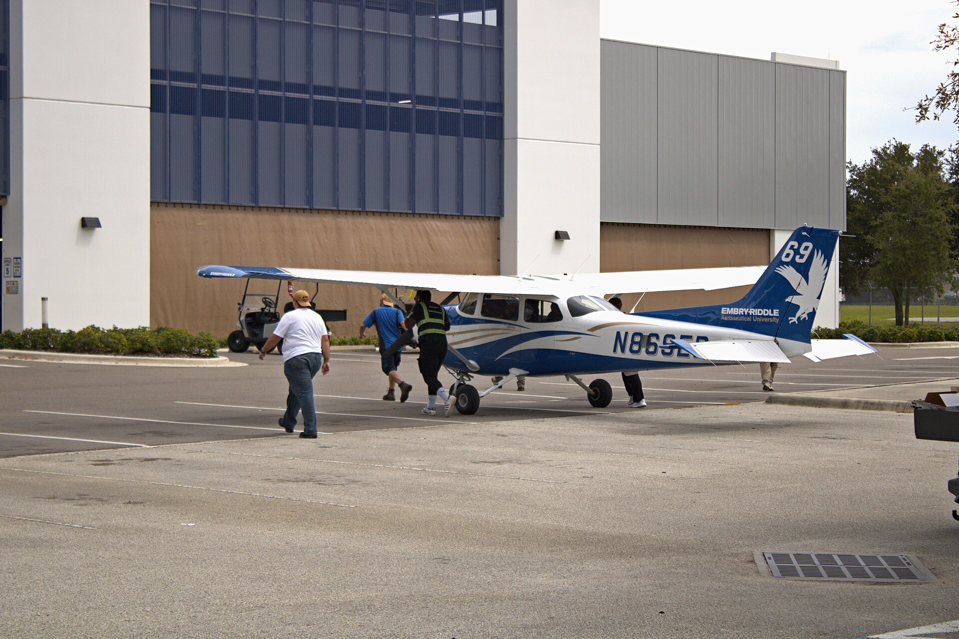 N869ER photo 2