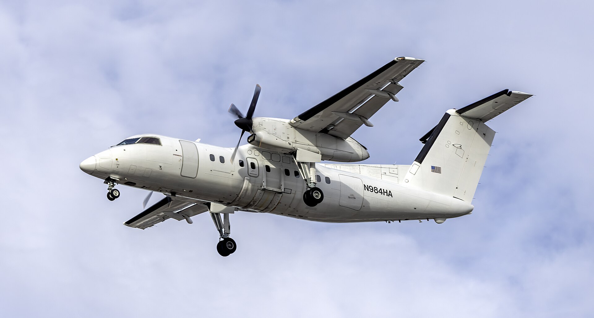 N984HA photo 4