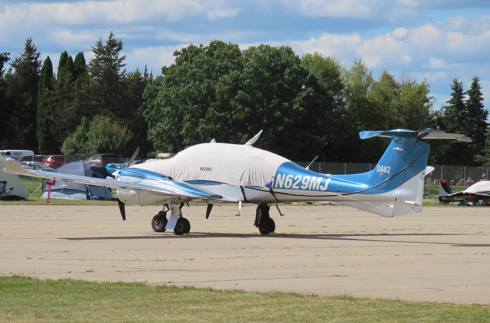 2018 Diamond Aircraft Ind Gmbh DA 62 (N629MJ) photo 3