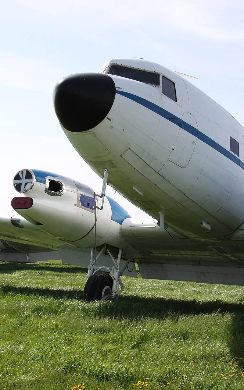 N81907 - Douglas