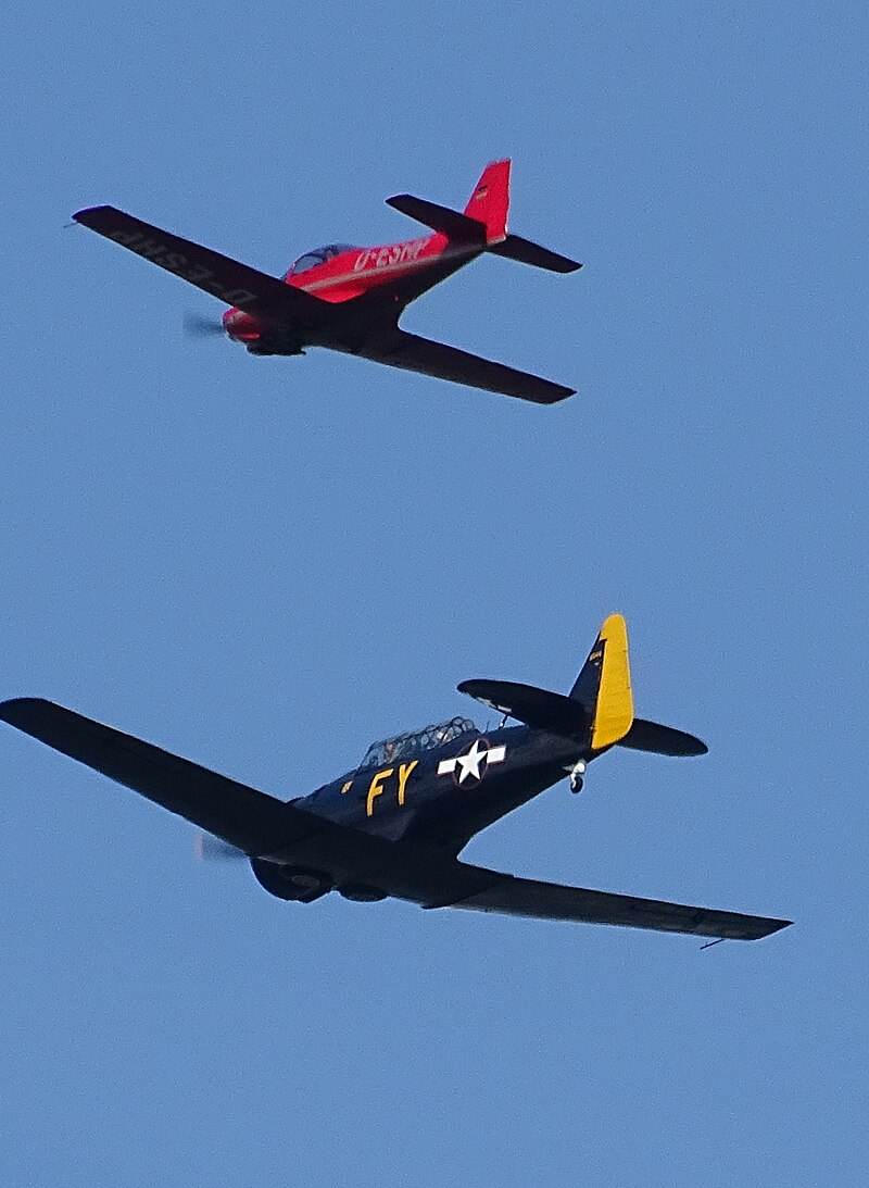 N13FY - Warbird