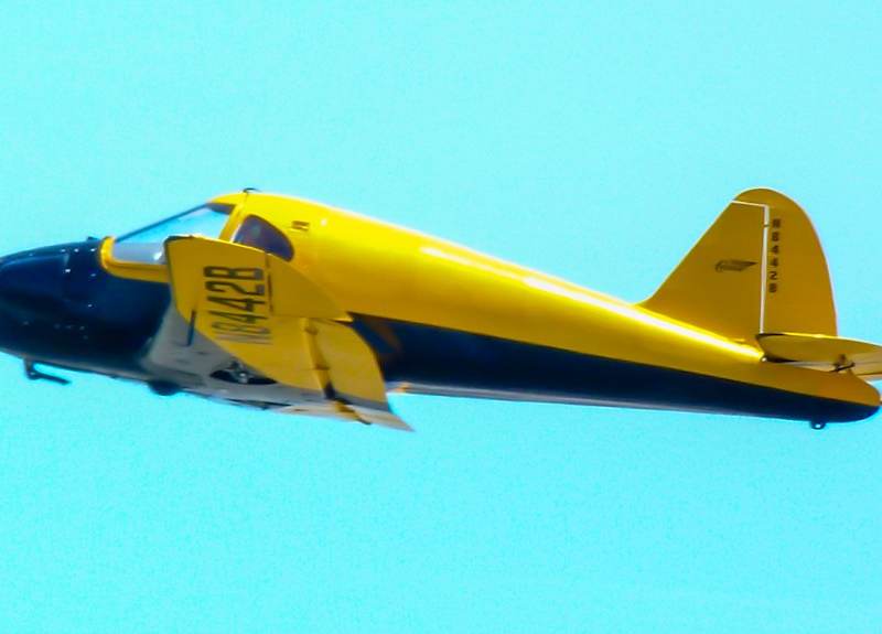 N8442B - Single-engine aircraft