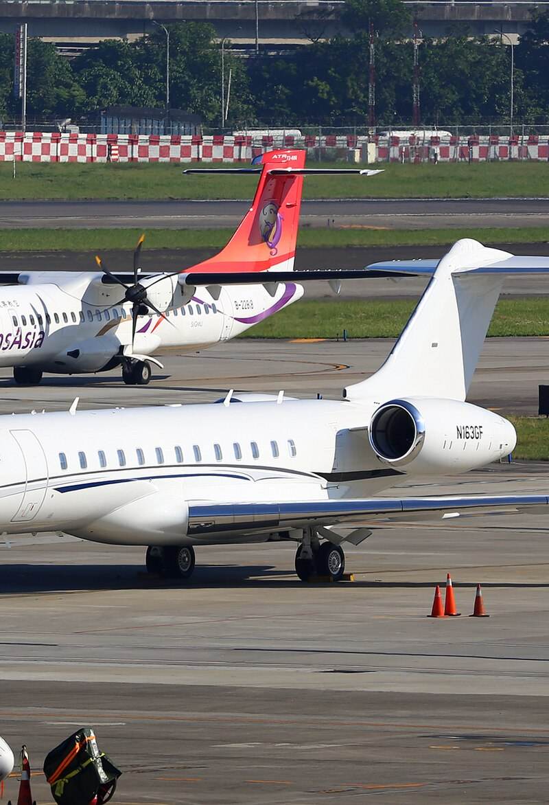 N163GF - Business jet