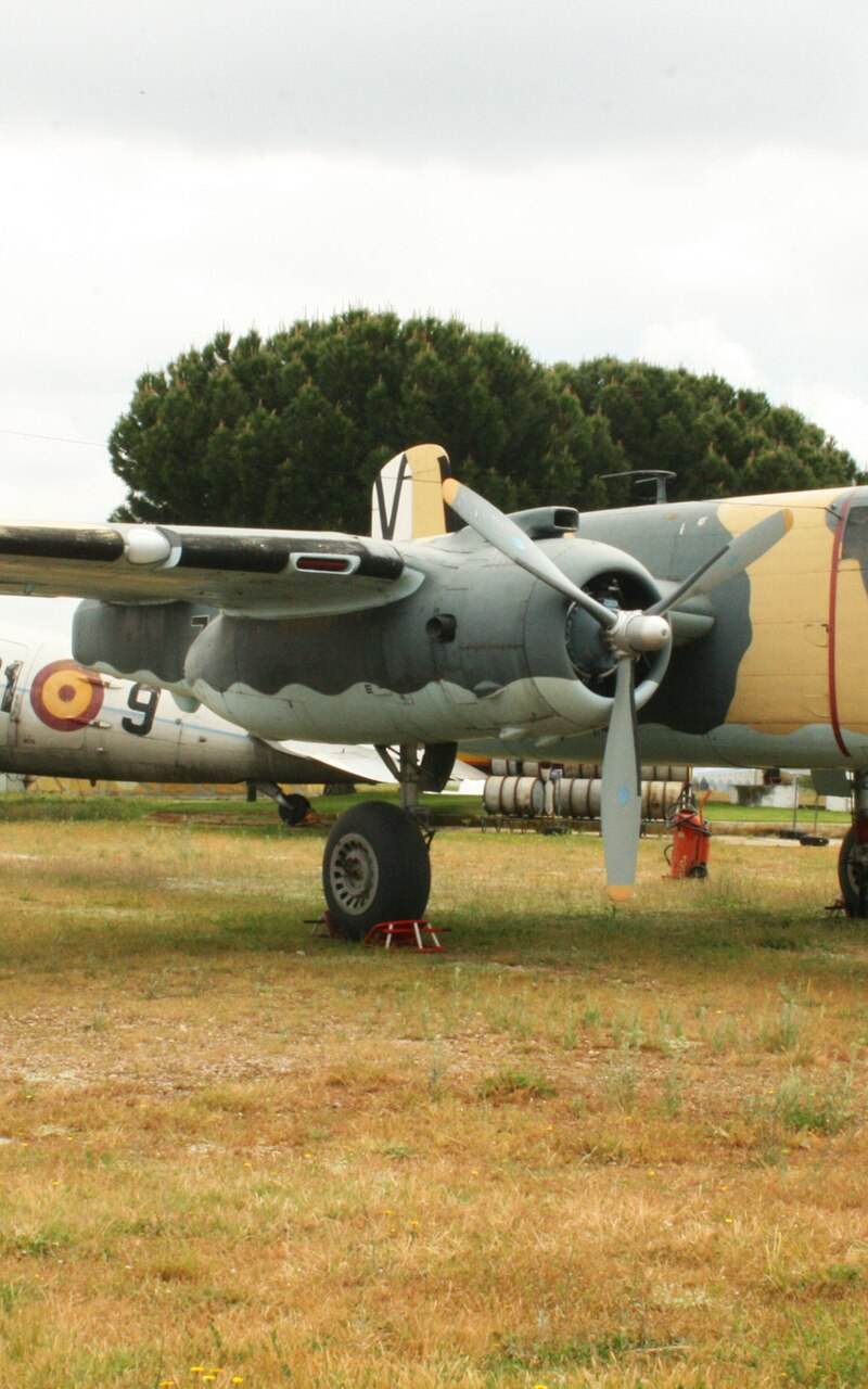 N86427 - Twin-engine aircraft