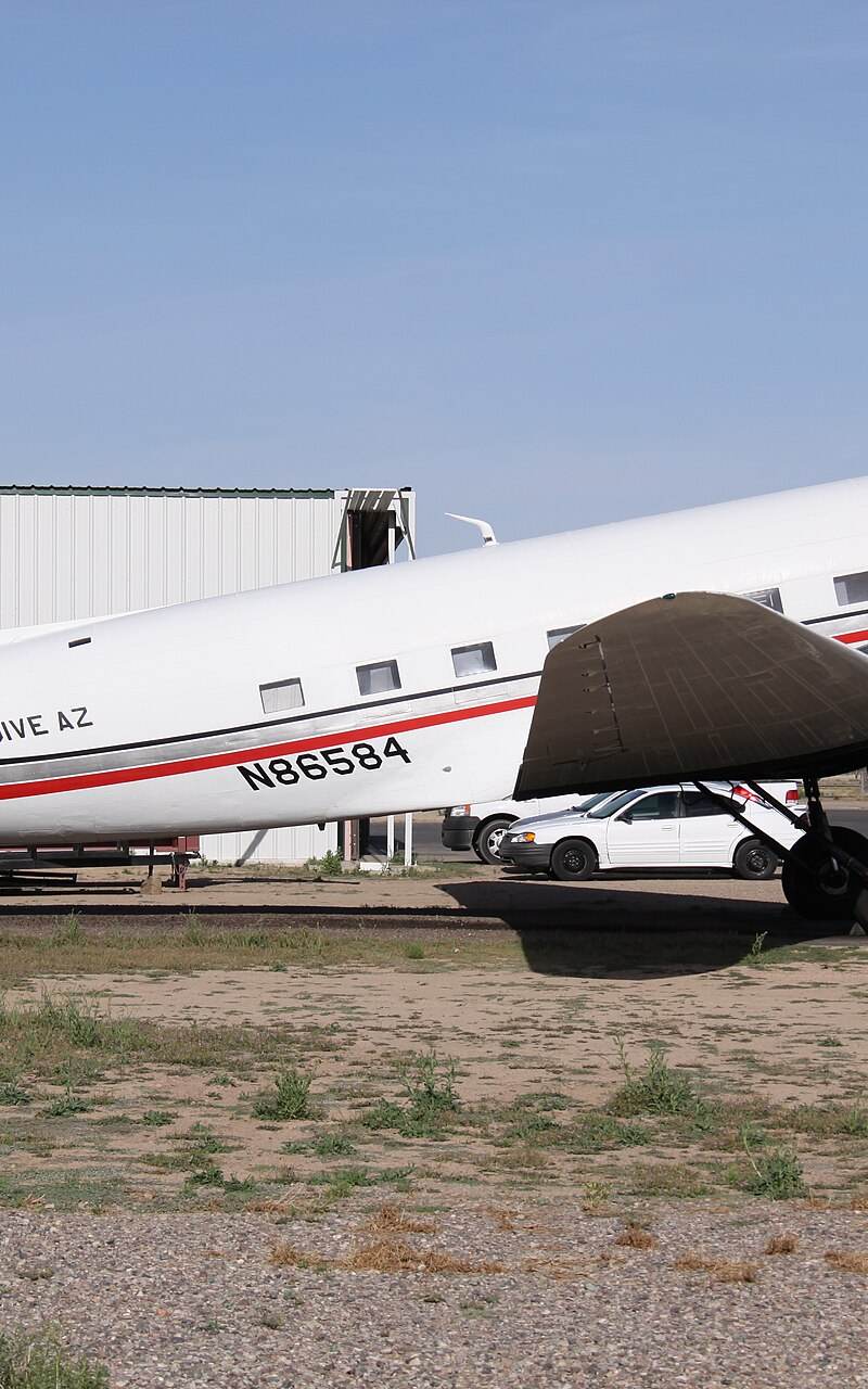 N86584 - Twin-engine aircraft