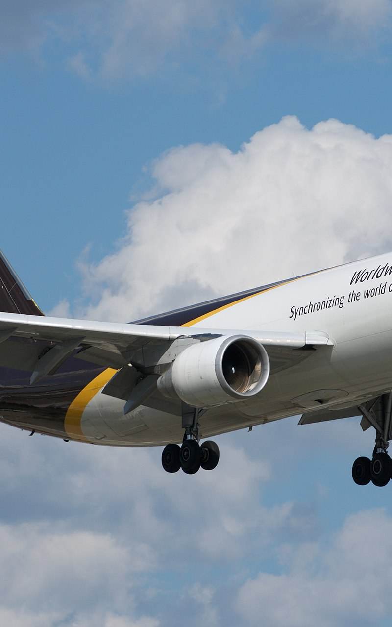 N165UP - Twin-engine aircraft