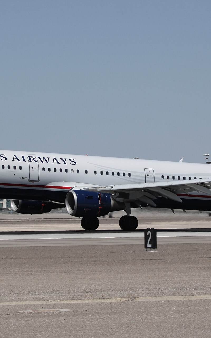 N165US - Twin-engine aircraft