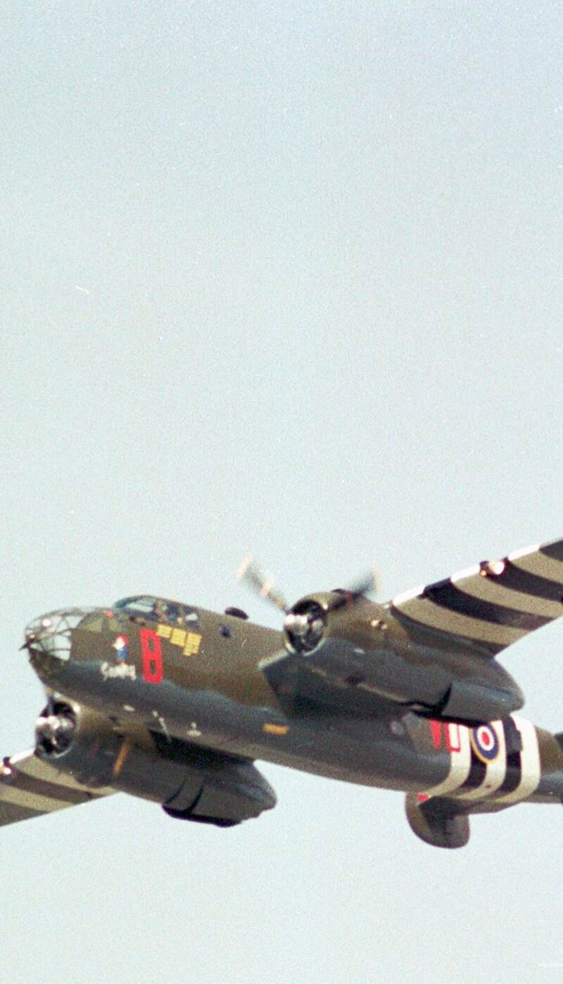  - Twin-engine aircraft