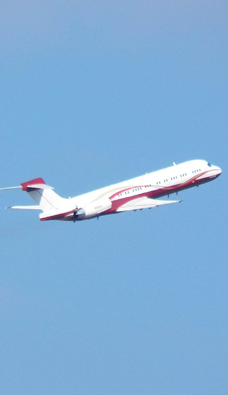 N168CF - Twin-engine aircraft