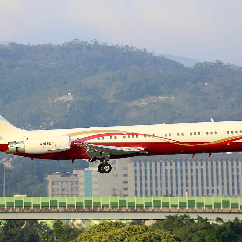 N168CF - Douglas