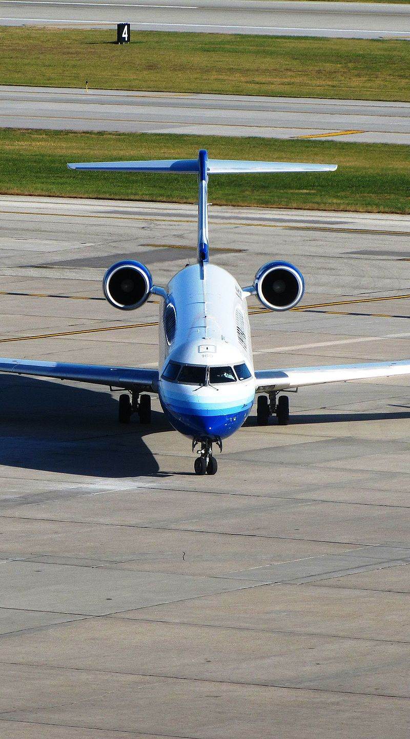 N169GJ - Twin-engine aircraft