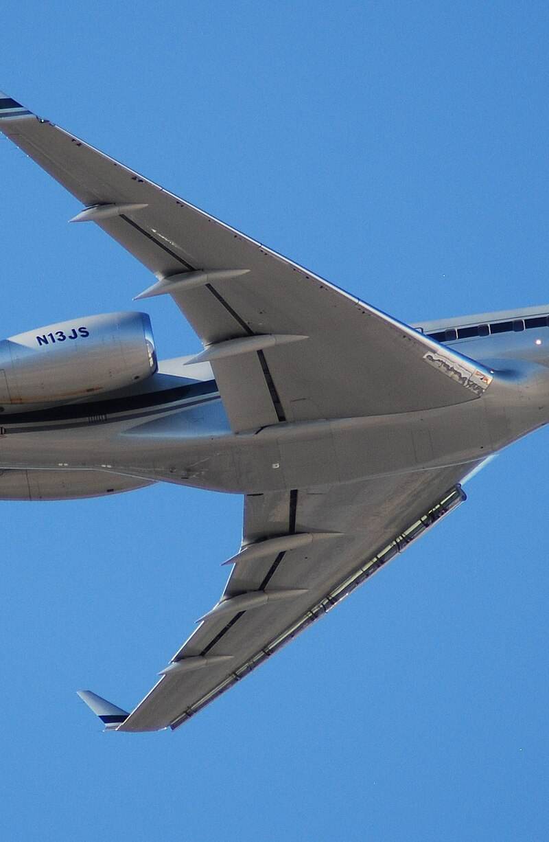 N13JS - Business jet