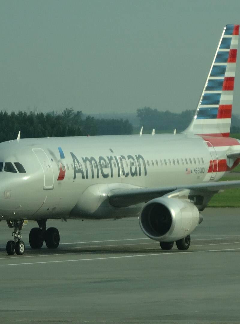 N93003 - Twin-engine aircraft