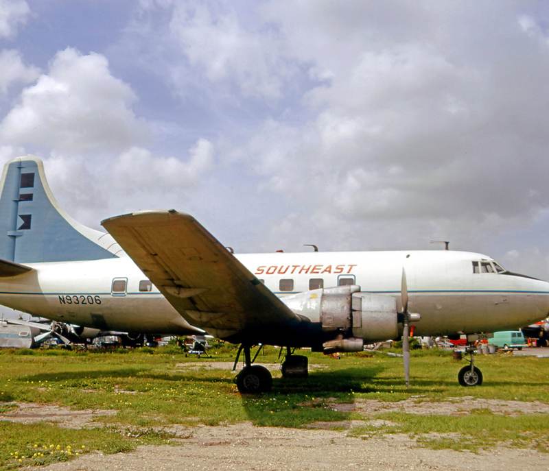 N93206 - Twin-engine aircraft