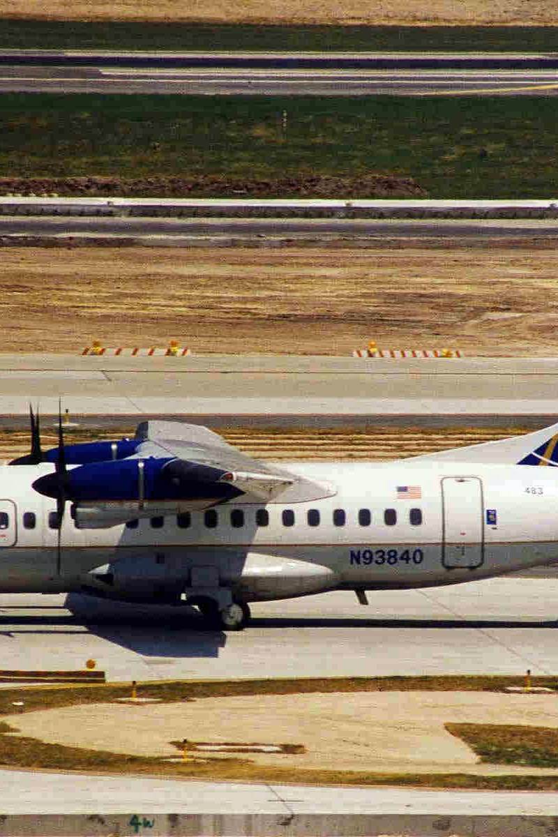 N93840 - Twin-engine aircraft