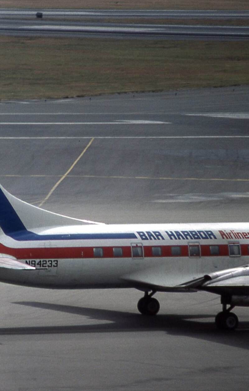N94233 - Twin-engine aircraft