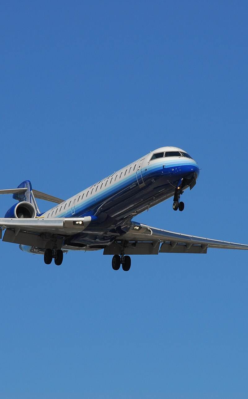 N175GJ - Twin-engine aircraft