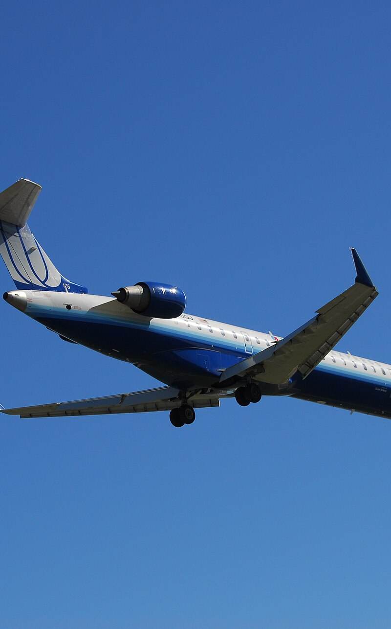 N175GJ - Twin-engine aircraft