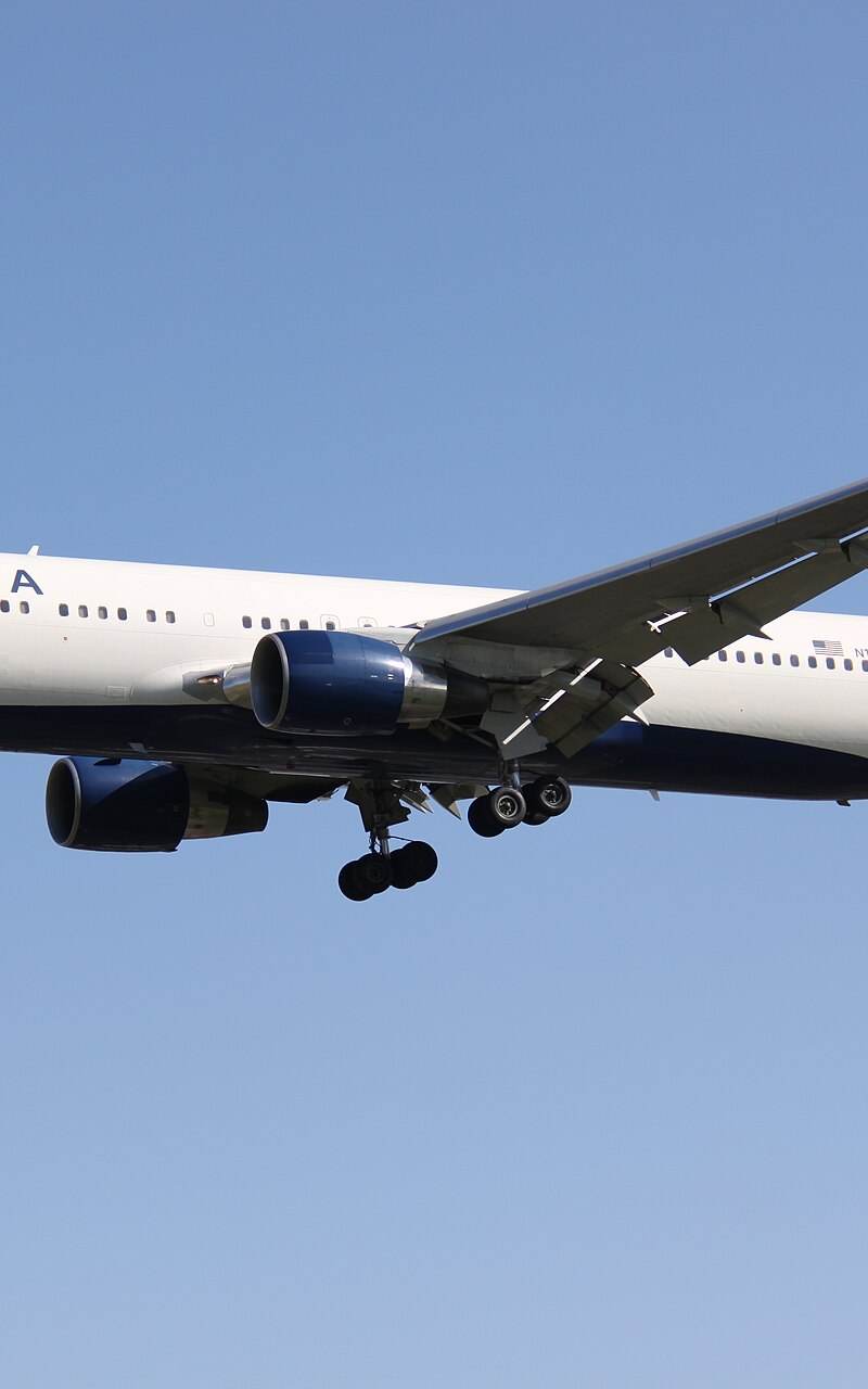 N176DN - Twin-engine aircraft