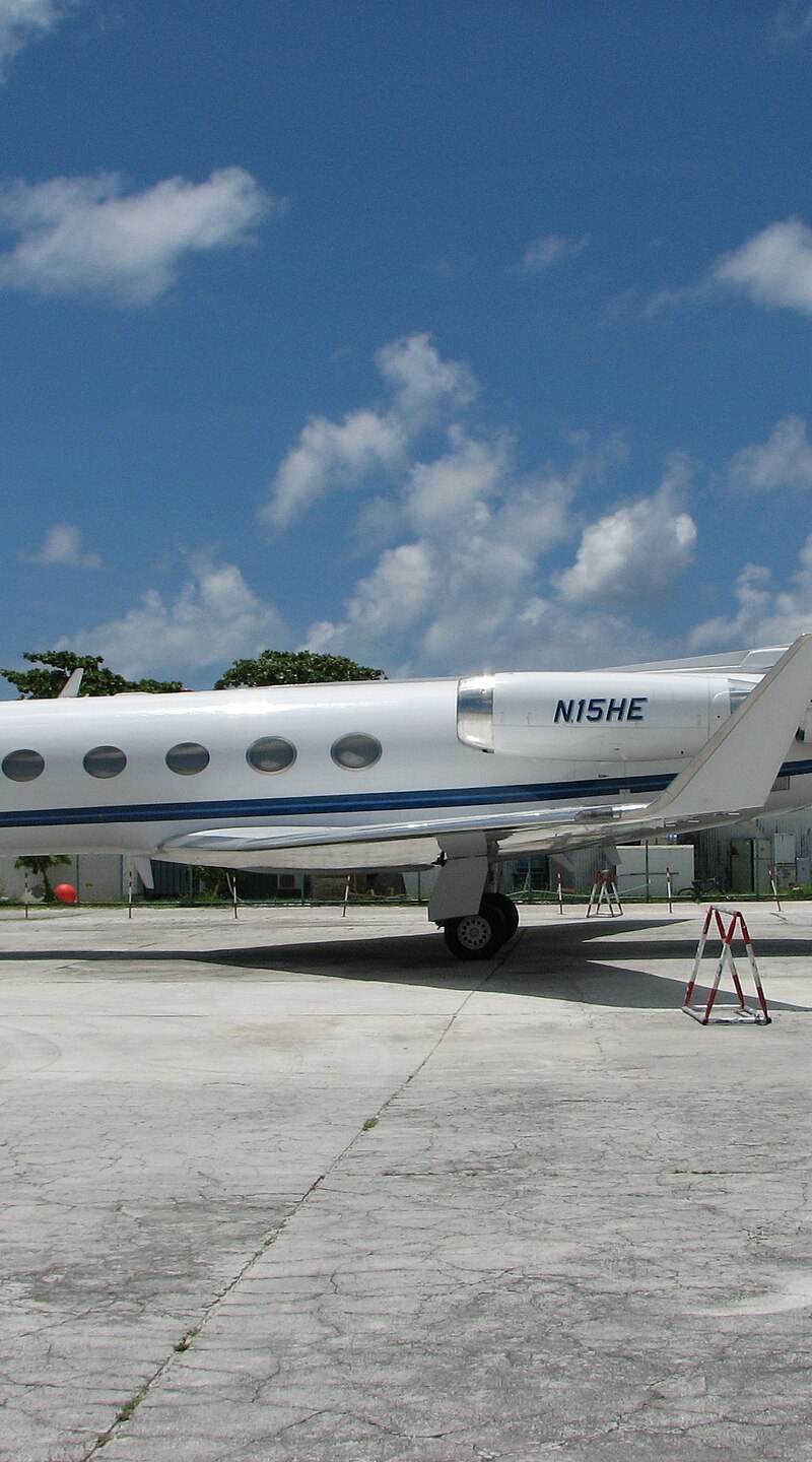 N15HE - Business jet