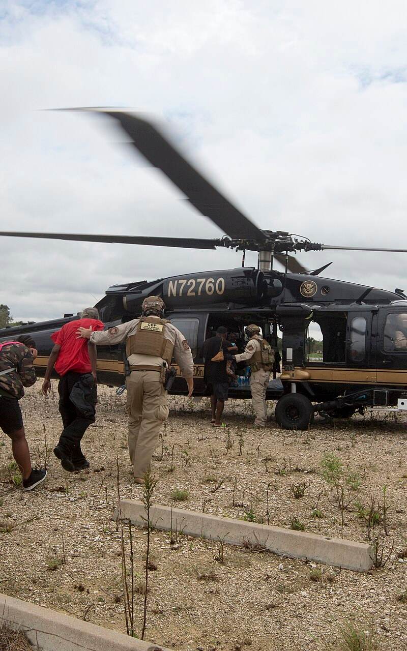 N72760 - Helicopter