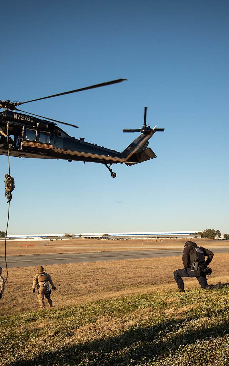 N72760 - Helicopter