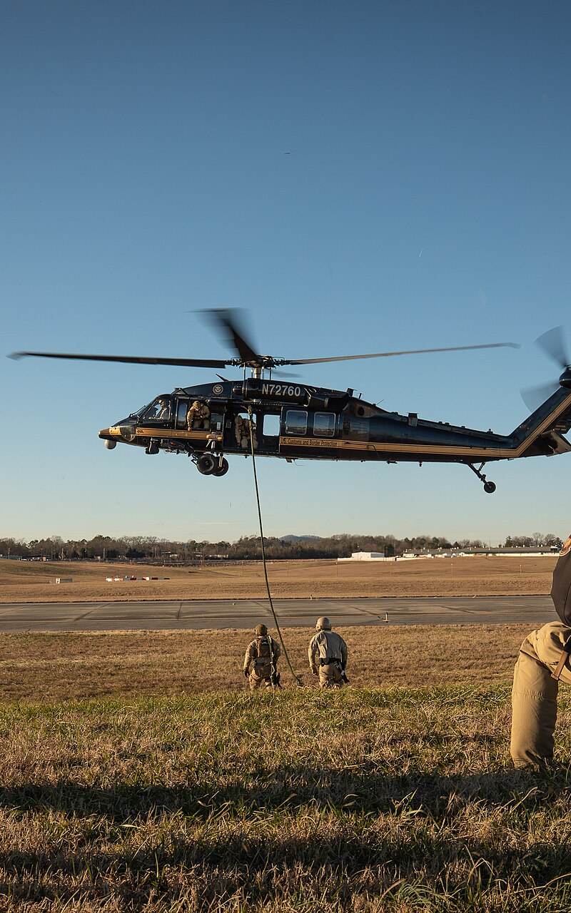 N72760 - Helicopter