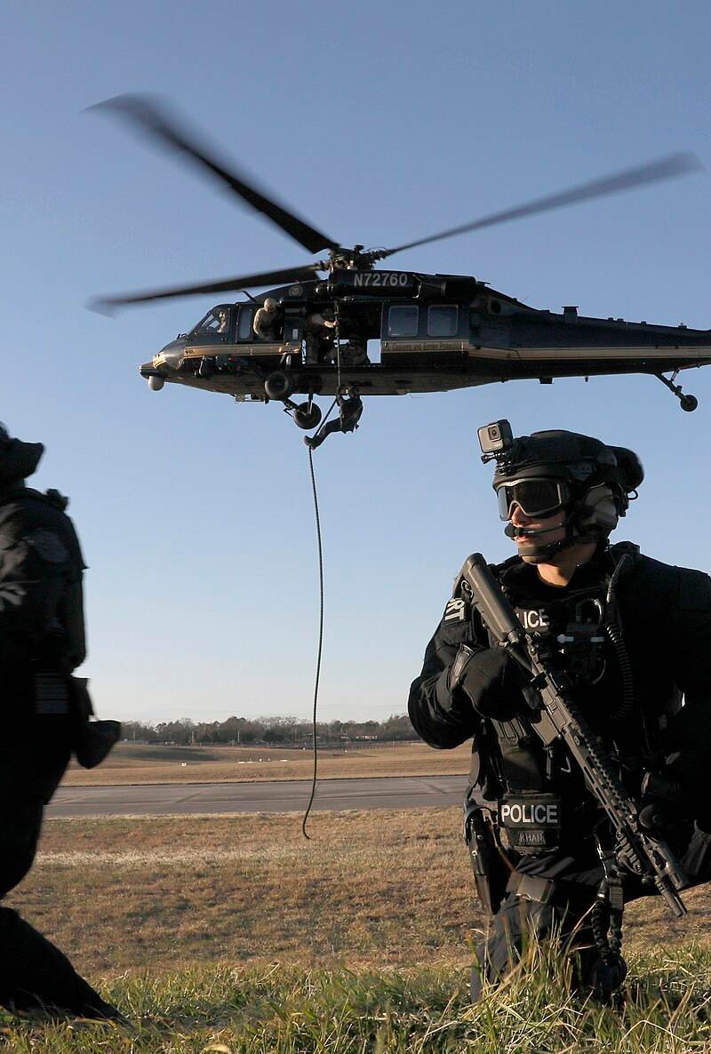 N72760 - Helicopter