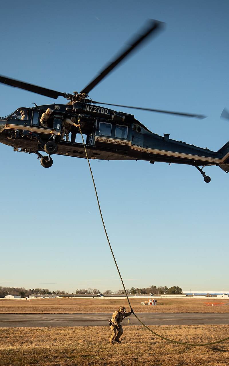 N72760 - Helicopter