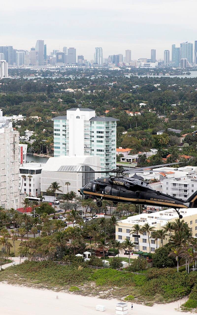 N72760 - Helicopter