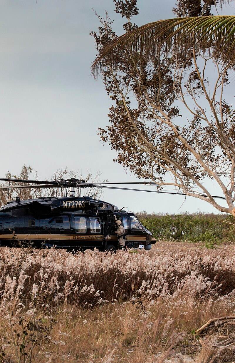 N72763 - Helicopter