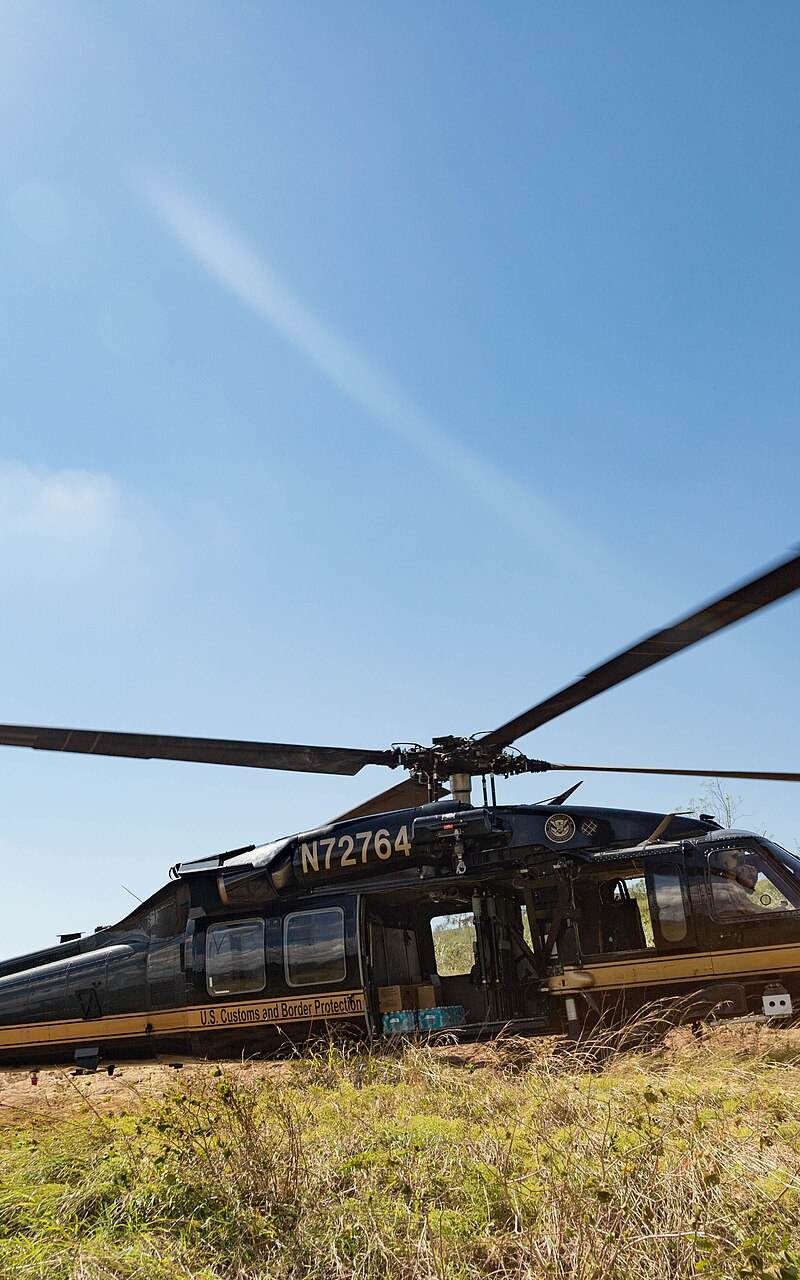 N72764 - Helicopter