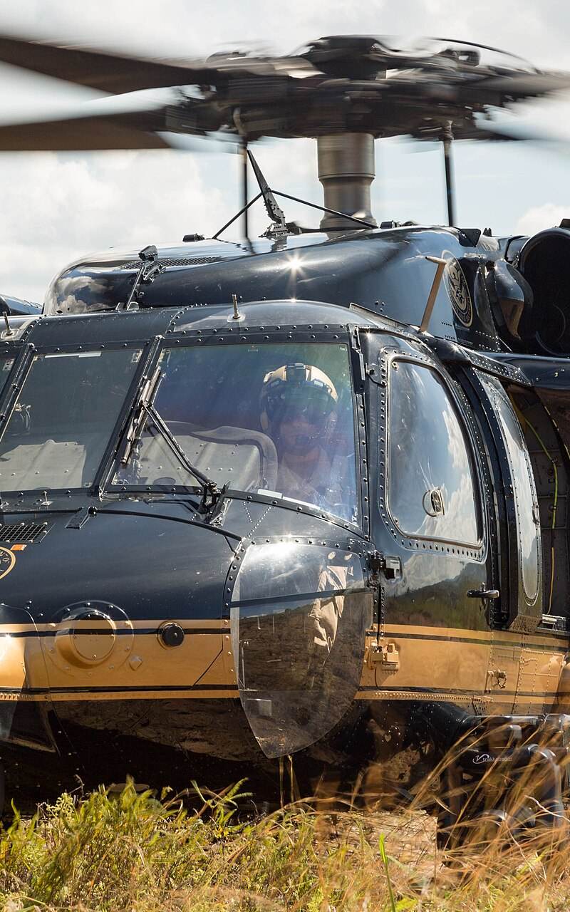 N72764 - Helicopter