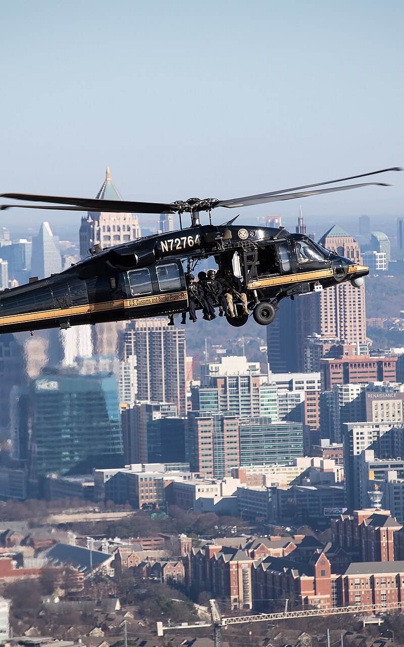 N72764 - Helicopter
