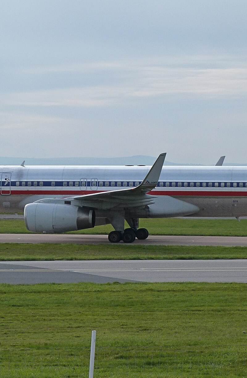 N178AA - Twin-engine aircraft