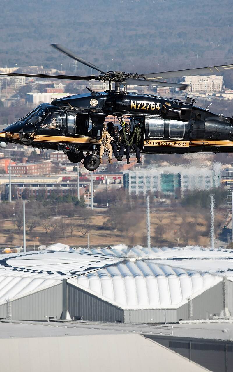 N72764 - Helicopter