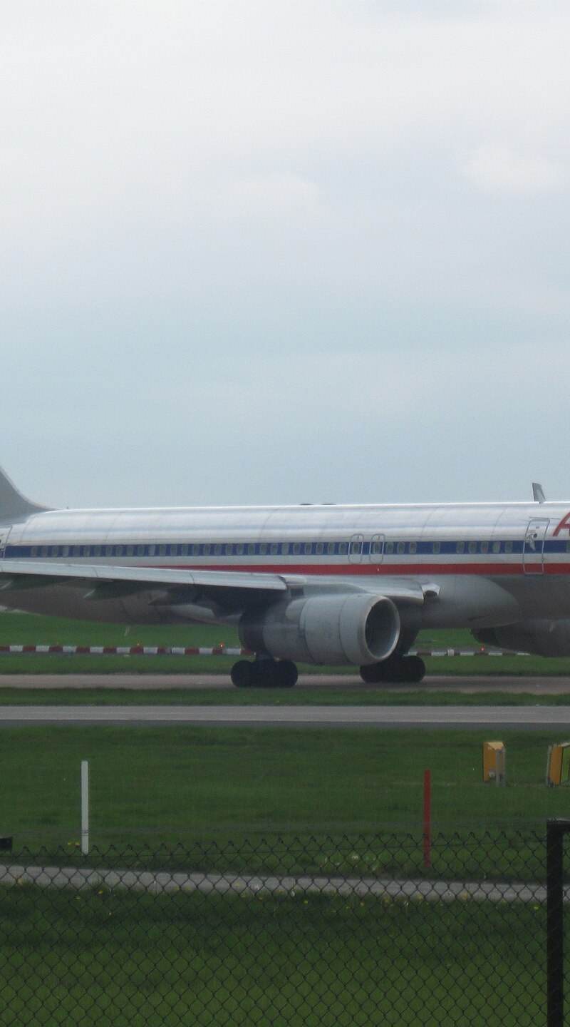 N178AA - Twin-engine aircraft