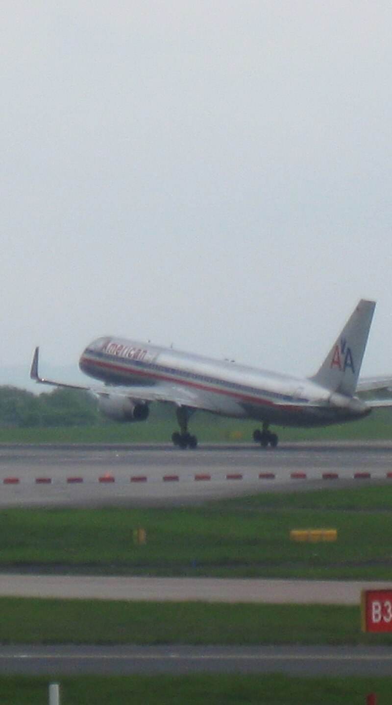N178AA - Twin-engine aircraft