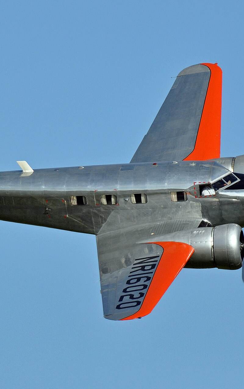  - Twin-engine aircraft
