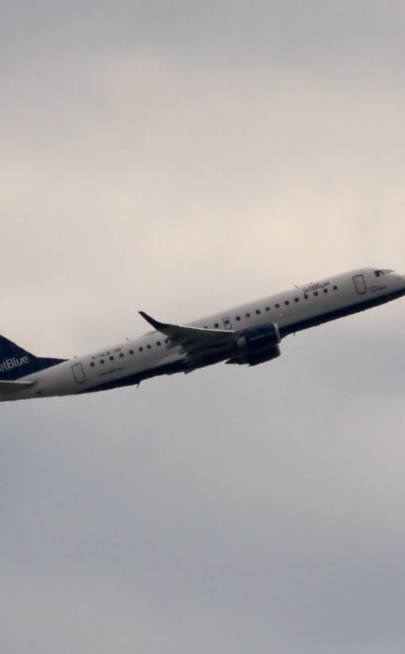 N178JB - Embraer