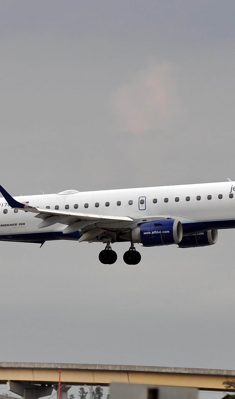 N178JB - Embraer