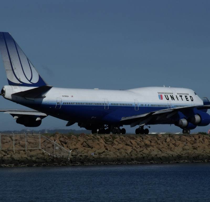 N180UA - Boeing
