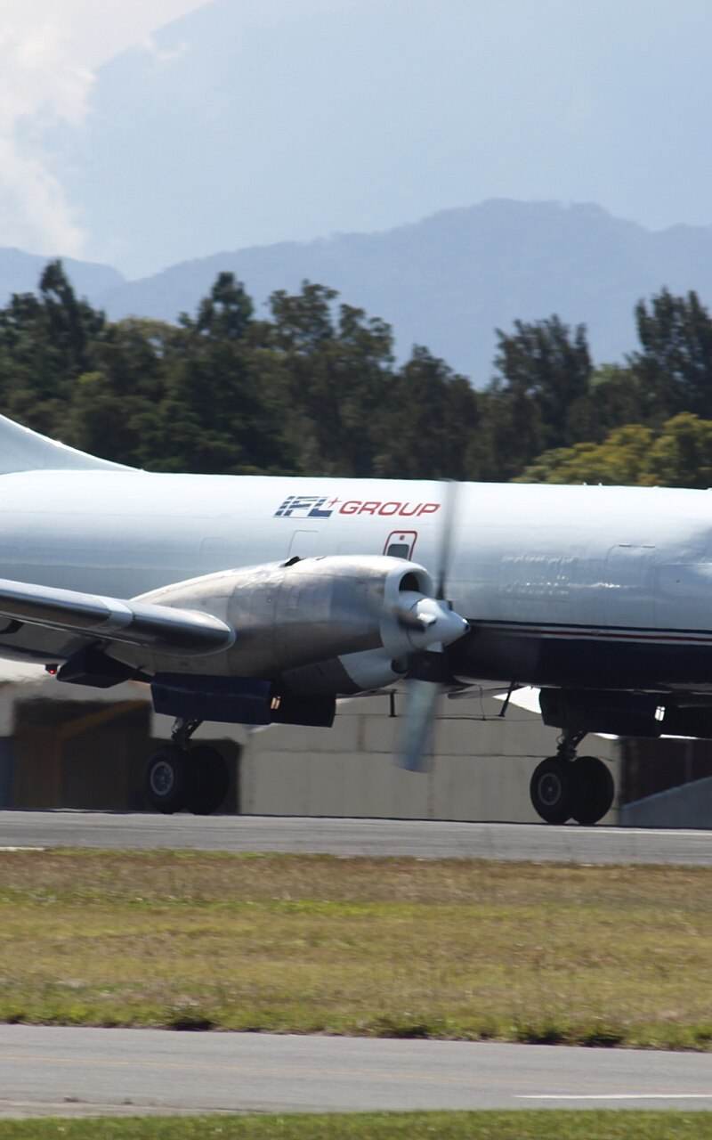 N181FL - Twin-engine aircraft