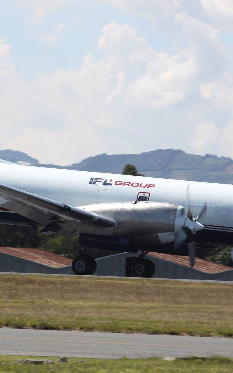N181FL - Twin-engine aircraft