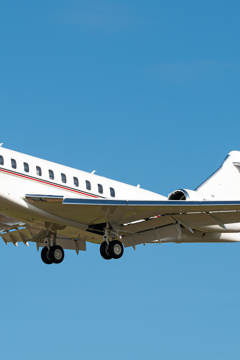 N182QS - Bombardier
