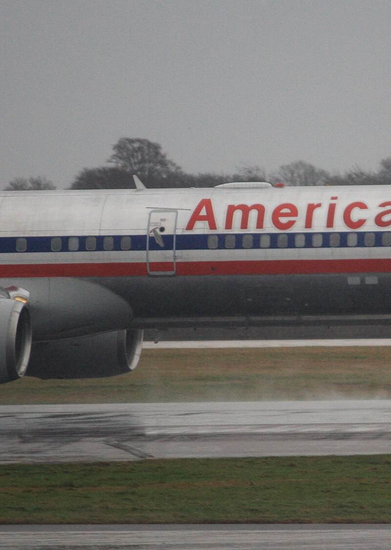 N185AN - Twin-engine aircraft