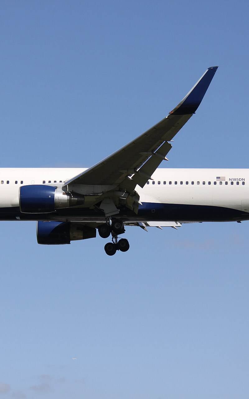 N185DN - Twin-engine aircraft
